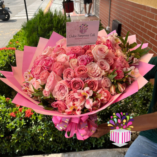 buchon rosas y astromelias